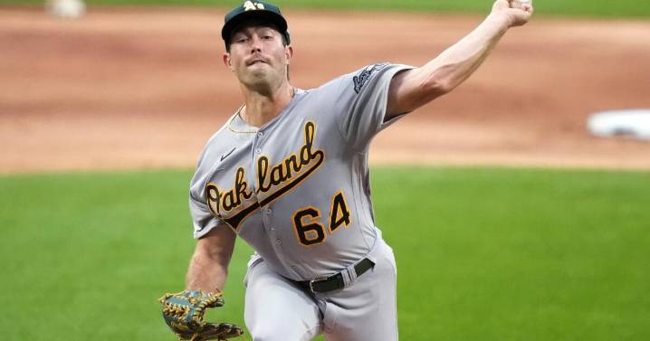 Atléticos ofrecen contratos a lanzadores Medina y Waldichuk; jardinero Bleday será agente libre