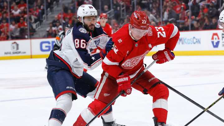 Alex DeBrincat's OT goal caps Red Wings rally in win over Blue Jackets