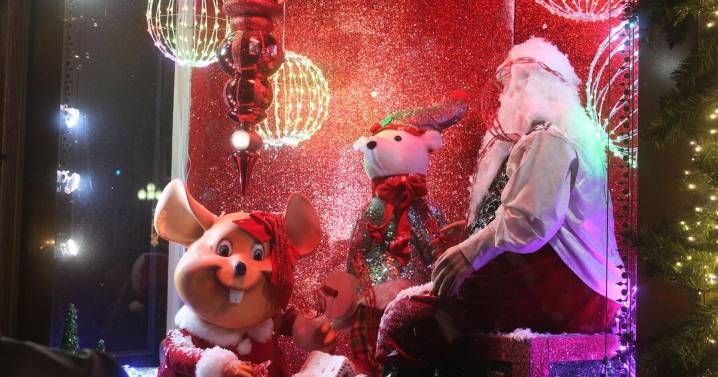 Window unveiling kicks off the Christmas season in downtown Martinsburg