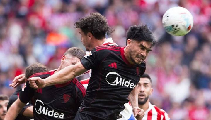 Atlético Madrid goleó a un complicado Sevilla que sintió la ausencia de Alexis Sánchez