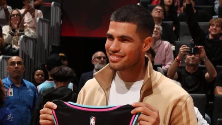 Las vacaciones de Carlos Alcaraz: partido de la NBA, reencuentro con un amigo y jornada de pesca