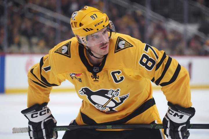 Deadspin | Red-hot Sidney Crosby leads Penguins into matchup with Devils