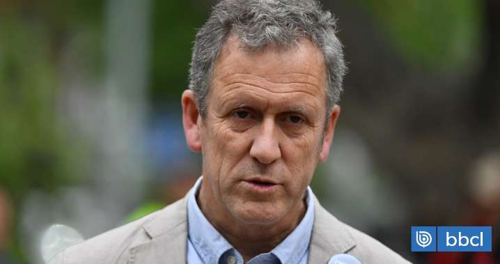 Ministro de Transporte y sello que advertirá riesgos en conducción vehicular de algunos medicamentos