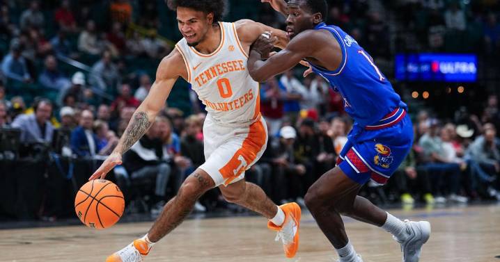 No. 17 Vols Fall to Kansas, 81-76, in Players Era Men’s Championship Third
