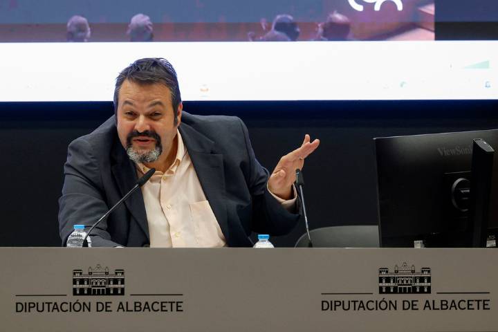 Martín Llade reflexiona sobre la obra musical 'On Air'