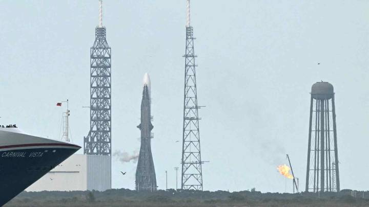 Compañía espacial privada que es competencia de SpaceX de Elon Musk lanzó cohete en una misión de la NASA a Marte