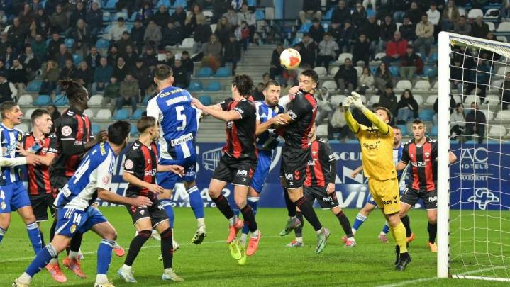 Ponferradina 1-2 Arenas: 'El reinicio comienza con derrota'