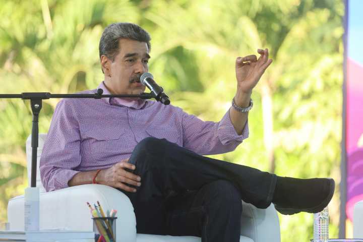 Maduro pide al pueblo de EE.UU. que pare «la mano enloquecida de quien ordena bombardear»