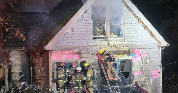 1 person killed in Ben Avon house fire, officials say