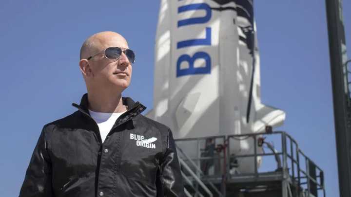Jeff Bezos quiere fábricas en el espacio