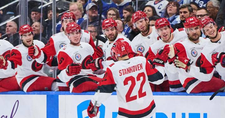 Hall, Stankoven score in 3rd period to rally Hurricanes to 5
