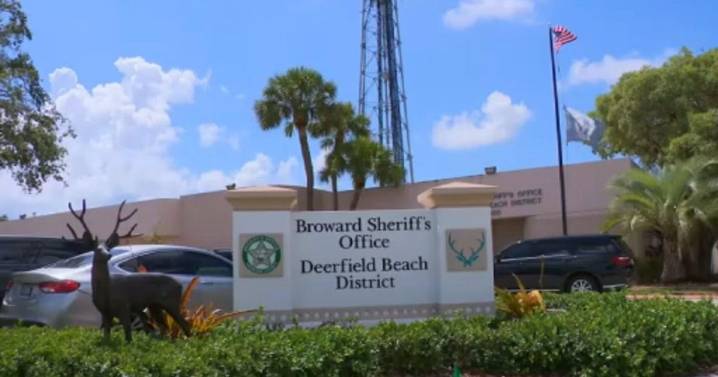 Deerfield Beach residents meet about possible breakup with Broward Sheriff's Office, creating first city police department since 1990
