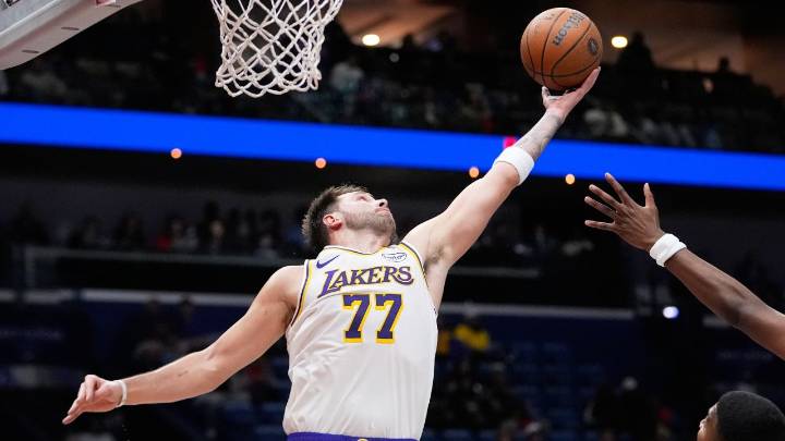 Doncic, Reaves lead Lakers past Pelicans to improve to 2