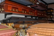 Condenaron a una funeraria por velar y cremar el cadáver equivocado