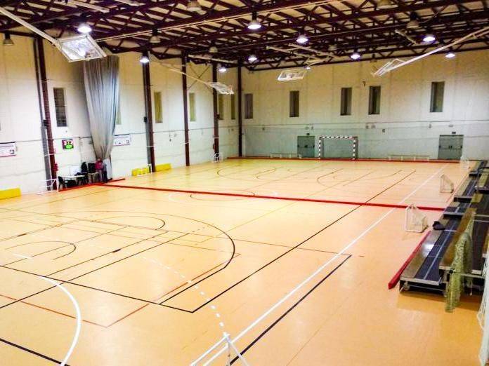 Un monitor y un Guardia Civil jubilado salvan la vida a un hombre durante una clase de gimnasia de mantenimiento en Pozo del Camino