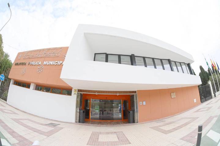 La Biblioteca de Arroyo abre las inscripciones para su taller de Navidad `Hazlo tú mismo´