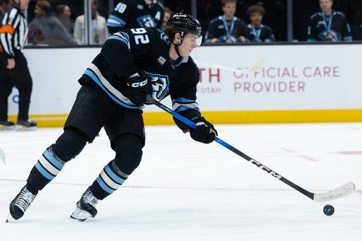 Cooley scores 4 straight goals in 5-point night in Mammoth' 5