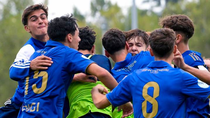 El juvenil A del Real Oviedo supera al Racing en el descuento