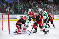 Griffins rally in third to sweep Texas, improve AHL