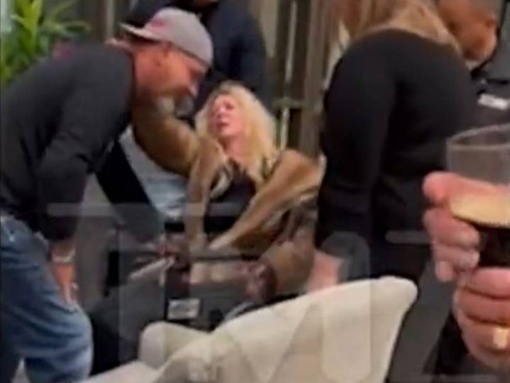 Tara Reid says she was drugged at Chicago bar, hospitalized