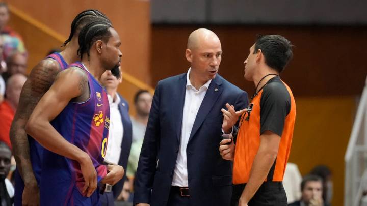 El Barcelona destituye a Joan Peñarroya