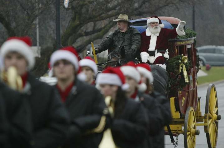 Lakeshore parade serves up a ‘slice of small town America’ for Christmas