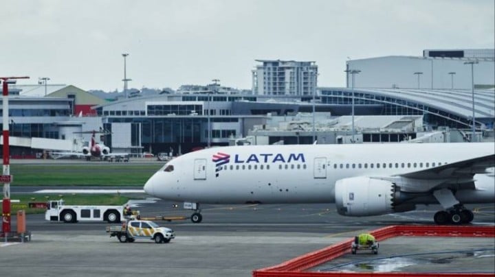 Latam Airlines anuncia nuevas cancelaciones de vuelos por huelga de pilotos