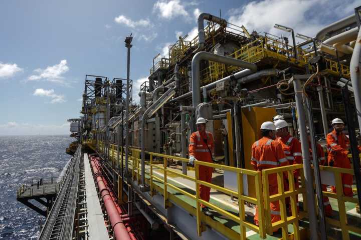 Estiman producción de 1 millón 200 mil barriles diarios de petróleo