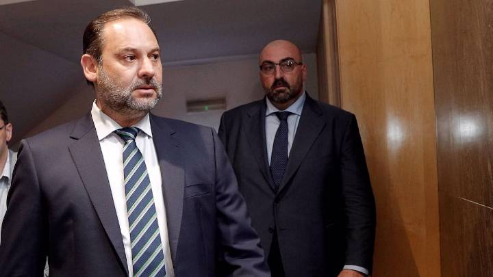 La Audiencia Nacional investigará los pagos en metálico del PSOE al ex ministro Ábalos y a Koldo