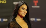 Mimi Pabón se “bautiza” en el río Jordán “donde bautizaron a Jesús”