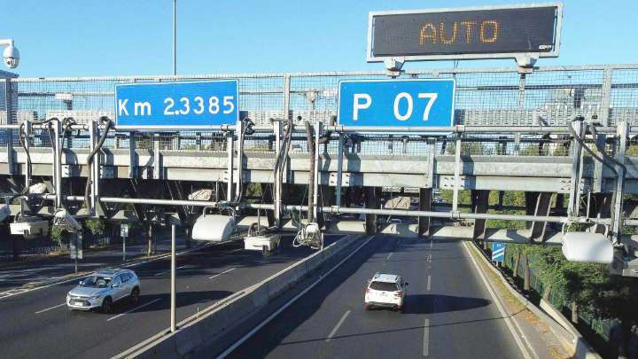 Gloria Hutt advierte que eliminar multas TAG "pone en riesgo el sistema de concesiones"