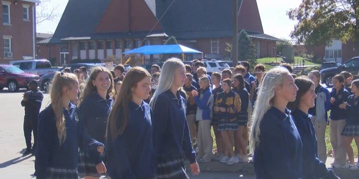 St. Vincent Volleyball leaves for State trip