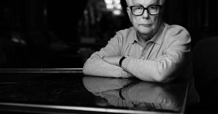 Autor británico Ken Follett: No puede haber partes aburridas en mis libros