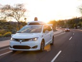 Es oficial: los robotaxis de Waymo ya comenzaron a ofrecer viajes por autopistas en Estados Unidos