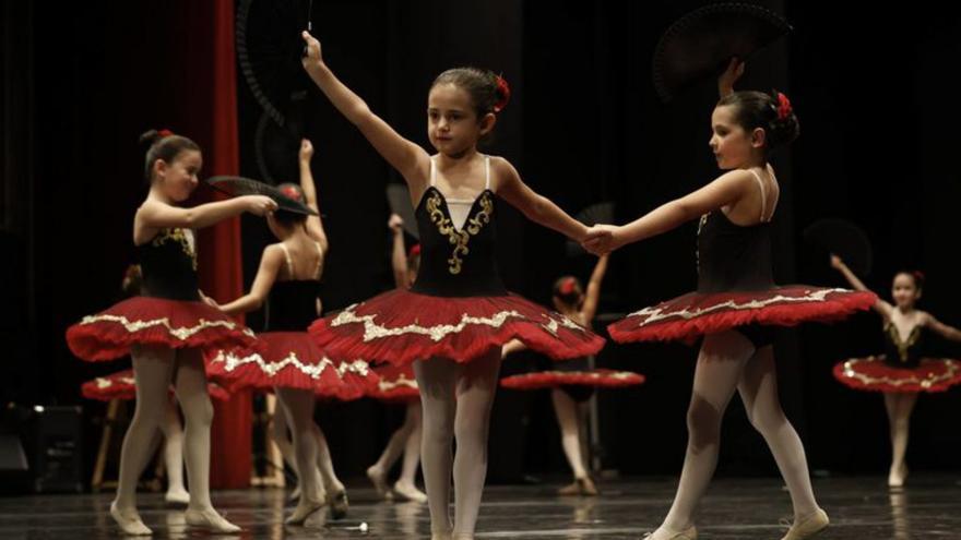 Festival solidario de Manos Unidas en la Casa de Cultura