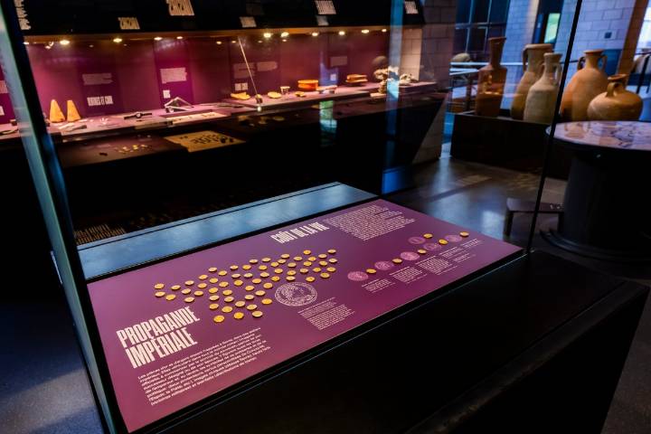 Dos ladrones roban monedas de oro antiguas de museo suizo