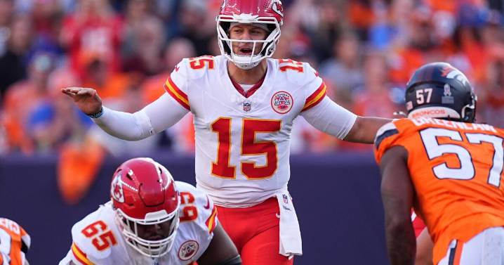 Broncos beat Chiefs 22-19 on Lutz's last-second field goal, extending win streak to 8 games