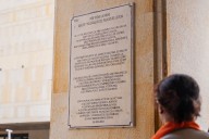 La JEP y la Alcaldía de Bogotá develan nueva placa conmemorativa a victimas del Palacio de Justicia