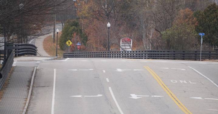 Council to consider ambulance purchase, parking lot lighting projects Monday night