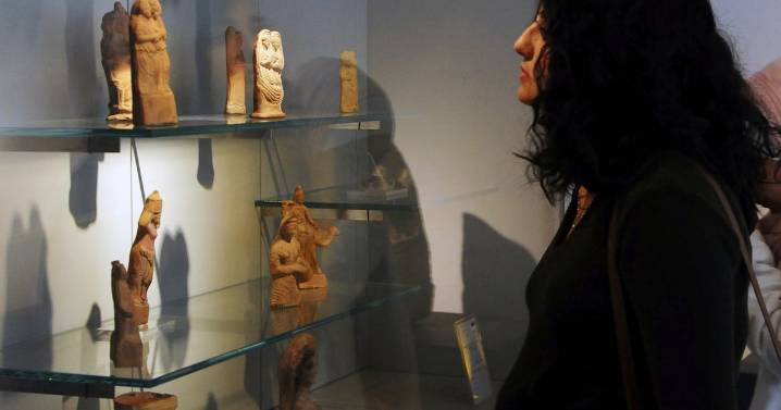 Thieves steal Roman-era statues from museum in Syria