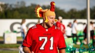 Bucs offensive line hands out Thanksgiving meals to families