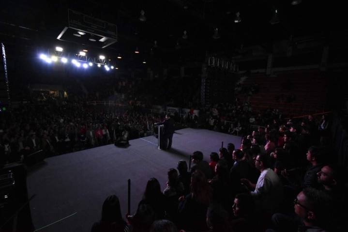 Realiza Alfredo Chávez primer Informe de actividades