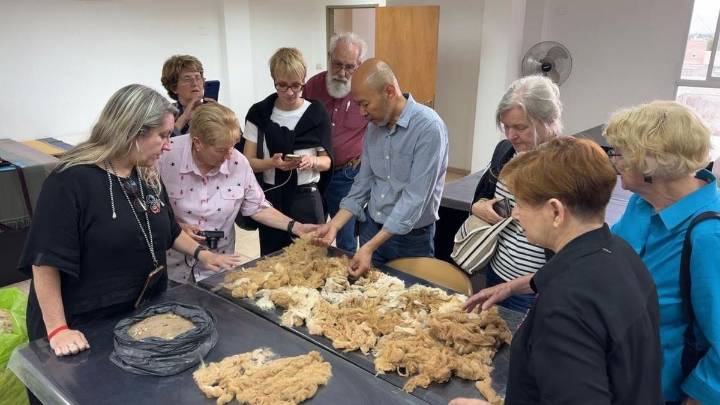 Miembros del ICOM visitaron la cooperativa "Manos que Ayudan" de Catamarca