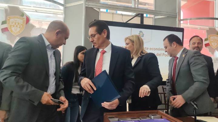 Encabeza Maru entrega del proyecto de presupuesto 2026 al Congreso; por 117 mil mdp y crédito de 3 mil mdp