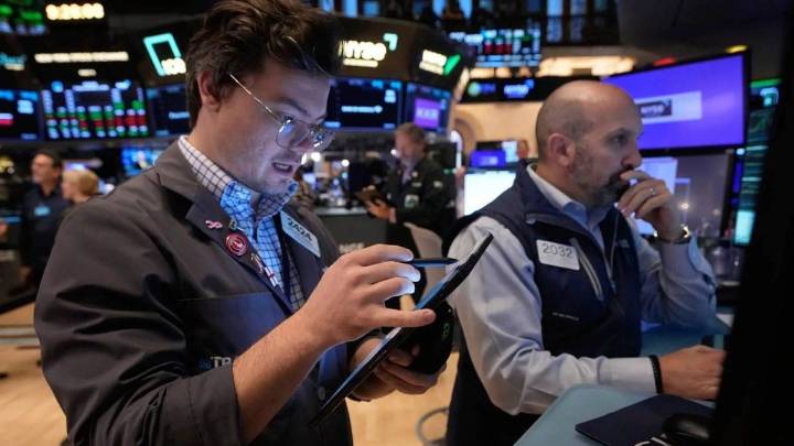 Wall Street se desploma pese al fin del shutdown por la incertidumbre sobre los datos demorados