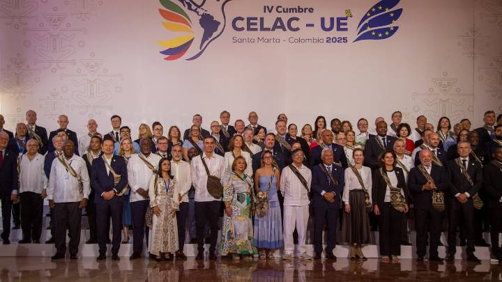 Líderes de América Latina y Europa se reúnen en Santa Marta para la Cumbre Celac-UE: así fue la llegada del presidente Petro