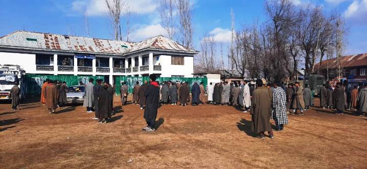 Budgam Residents Say Leaders Remember Them Only During Elections