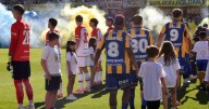 Duras sanciones de la AFA para Estudiantes de La Plata por el “pasillo de espaldas” a Rosario Central