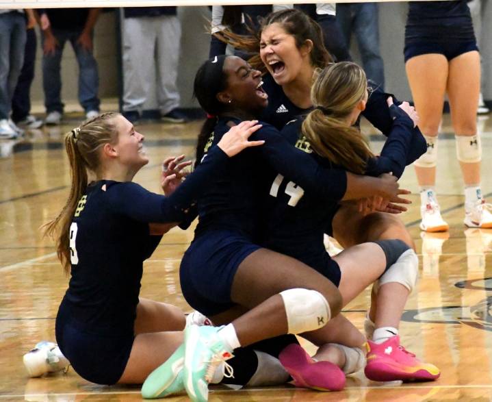 Country Day rallies from two sets down to beat North Branch in 1 vs. 2 regional final