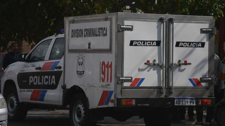 Motociclista murió al chocar contra un poste en Pocito: investigan si se quedó dormido